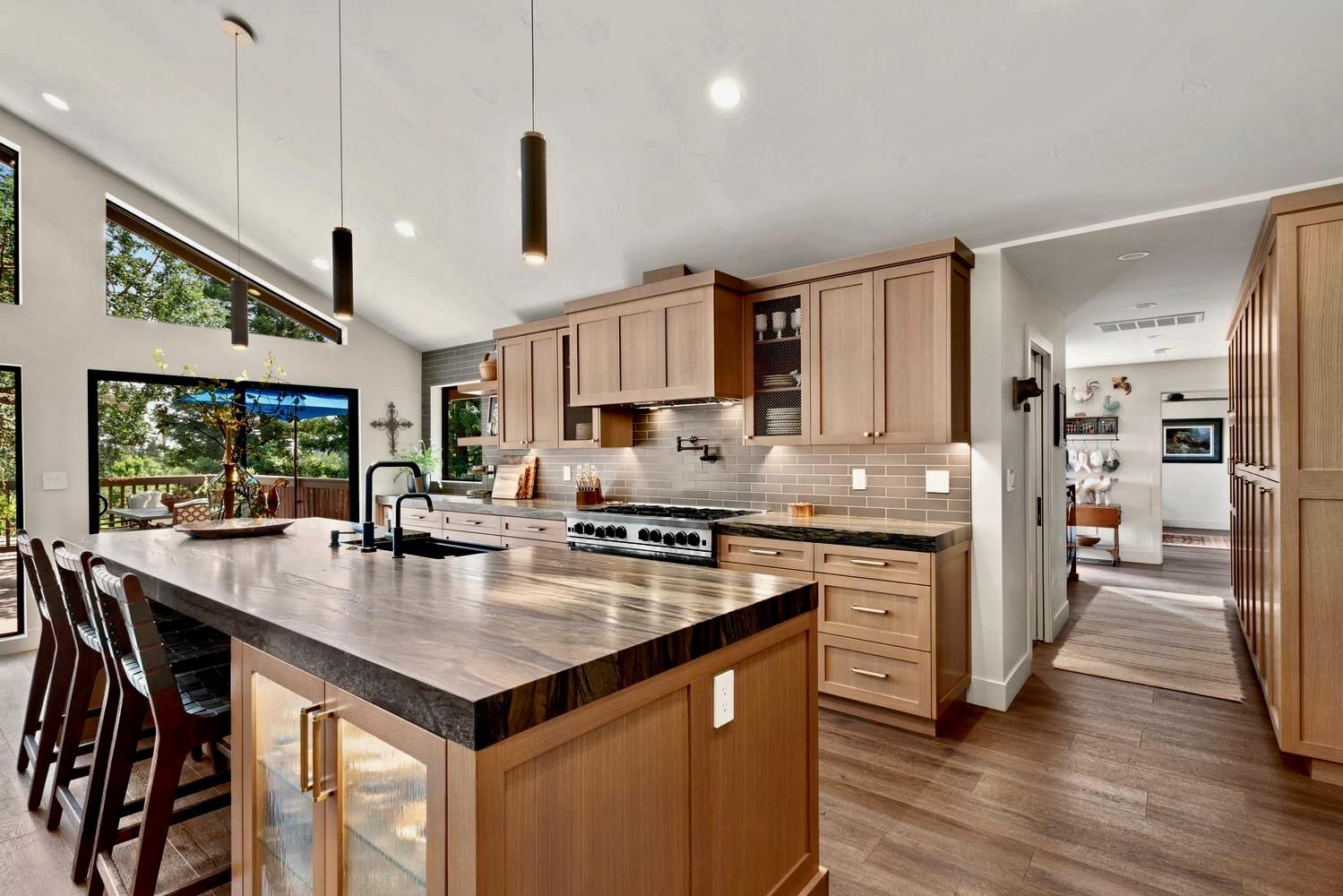 11401 Valley Oak Dr, Oakdale, CA 95361