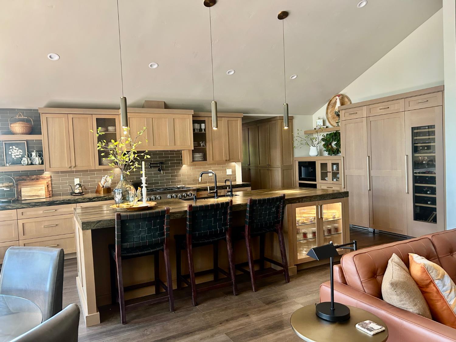 11401 Valley Oak Dr, Oakdale, CA 95361