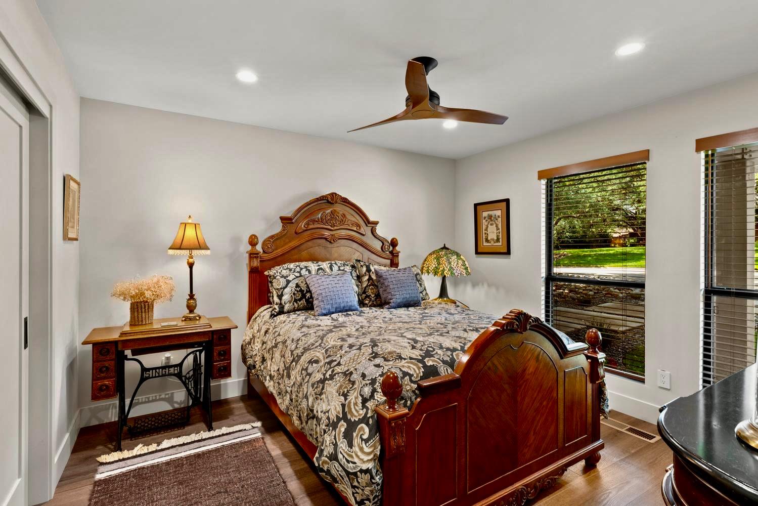 11401 Valley Oak Dr, Oakdale, CA 95361