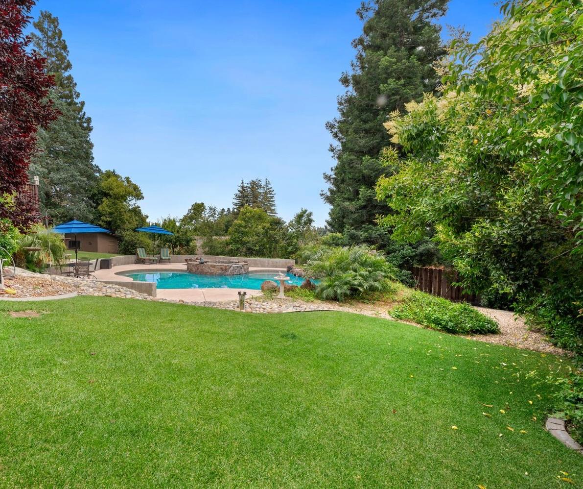 11401 Valley Oak Dr, Oakdale, CA 95361
