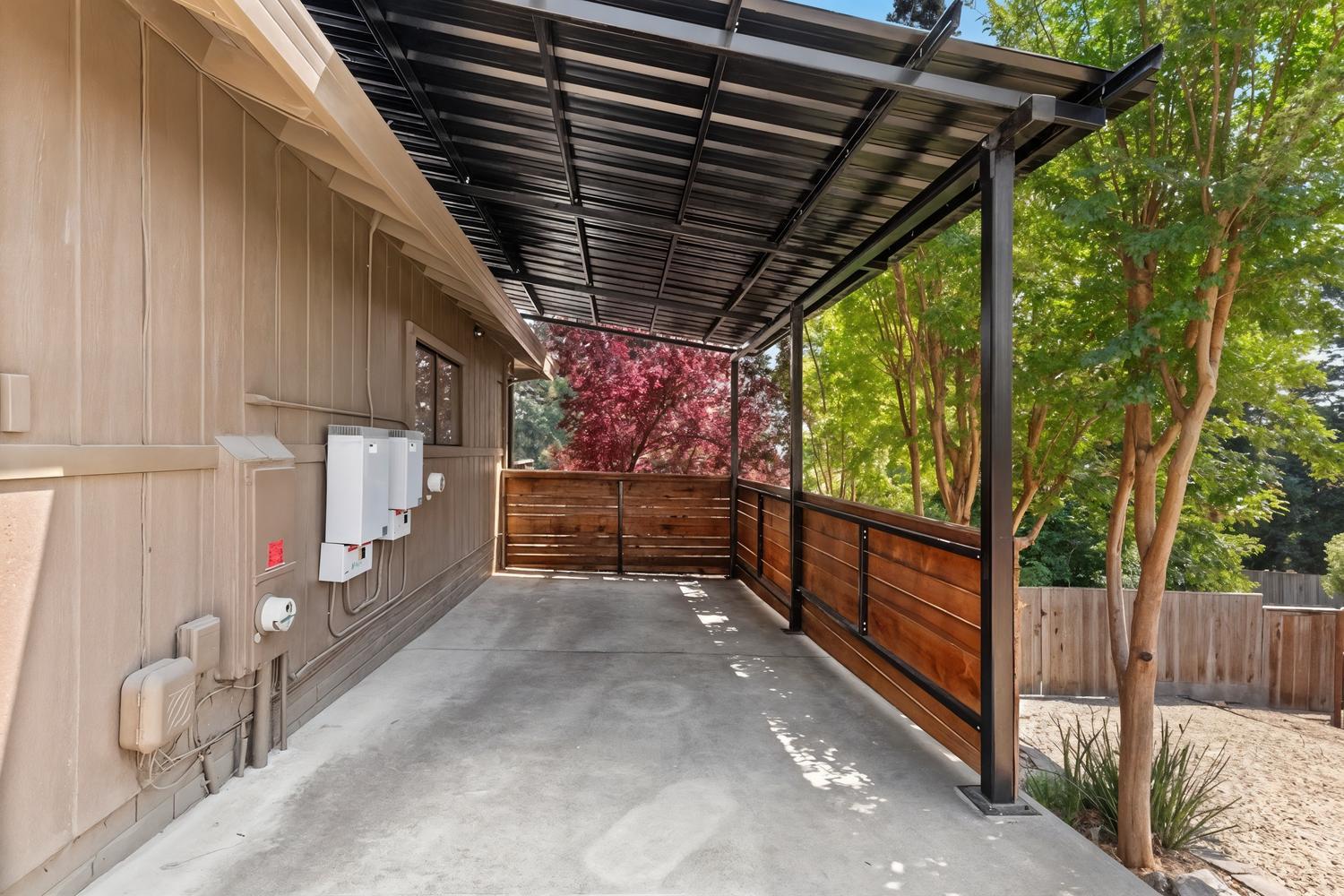 11401 Valley Oak Dr, Oakdale, CA 95361
