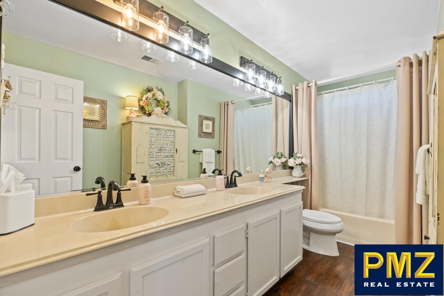 1916 Cobblestone Manor, Modesto, CA 95355