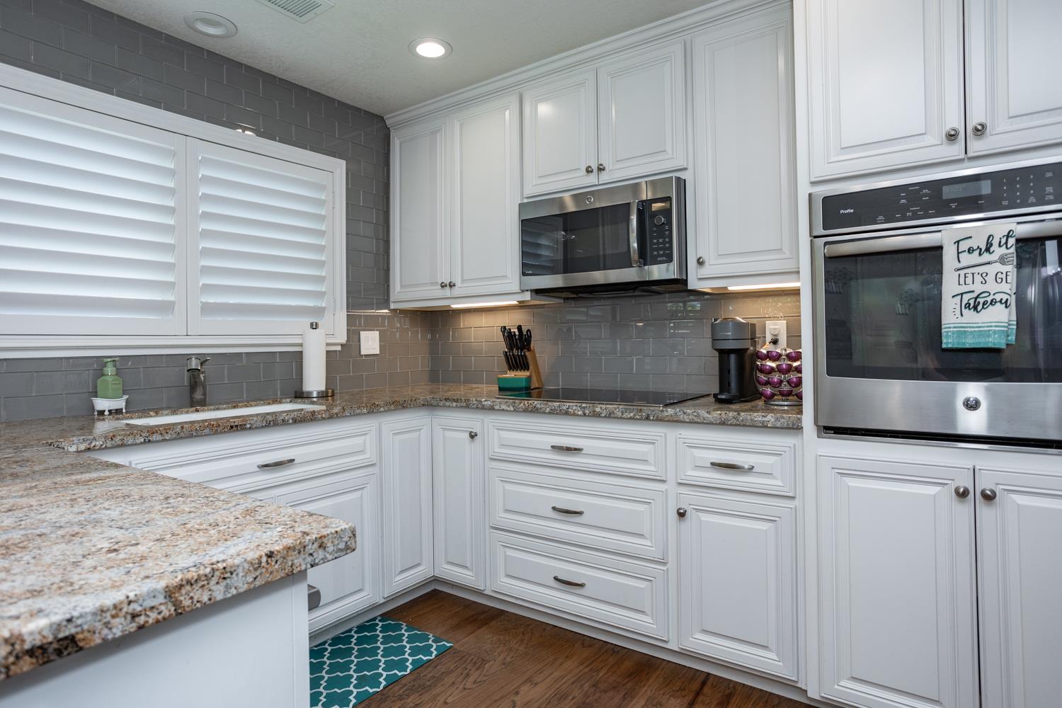3012 Mammoth Way, Modesto, CA 95355
