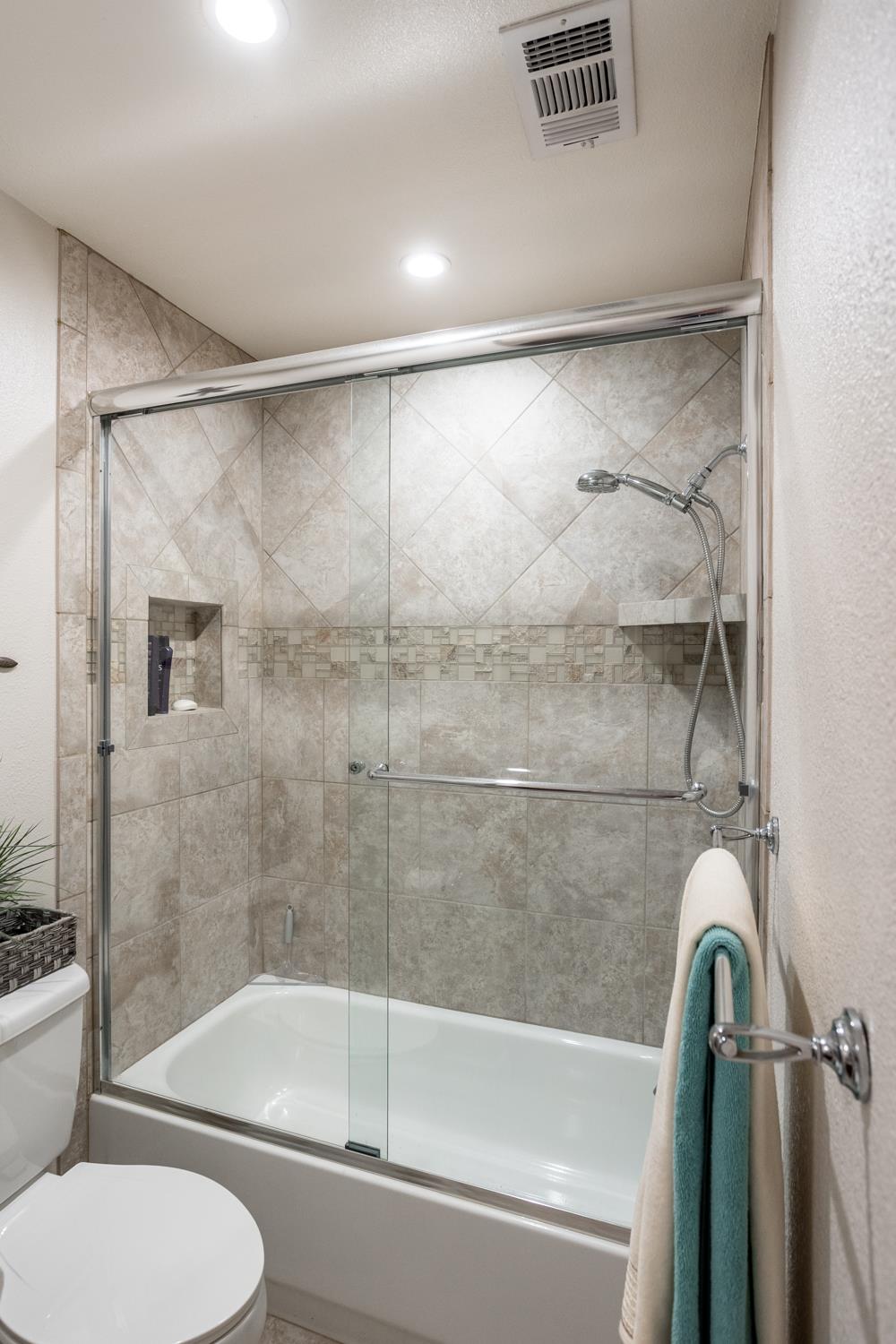 3012 Mammoth Way, Modesto, CA 95355