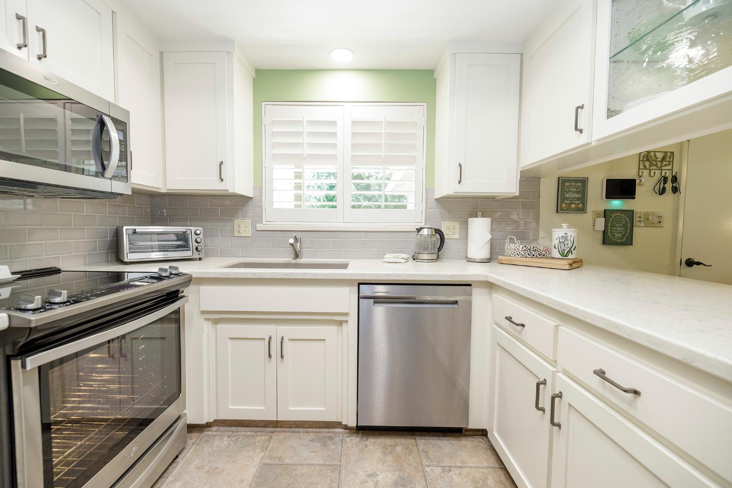 3836 Hillsboro Ct, Modesto, CA 95356