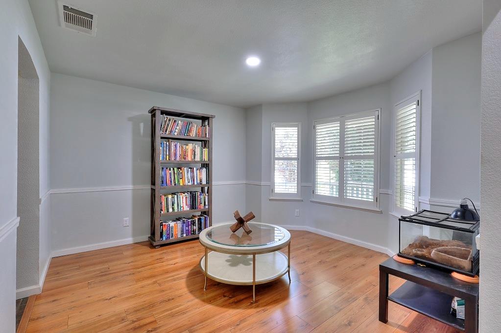 5659 W Menlo Ave, Fresno, CA 93722