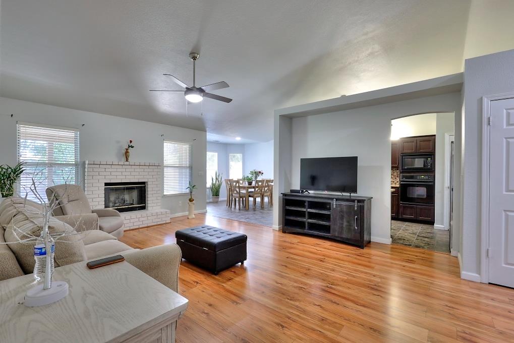 5659 W Menlo Ave, Fresno, CA 93722