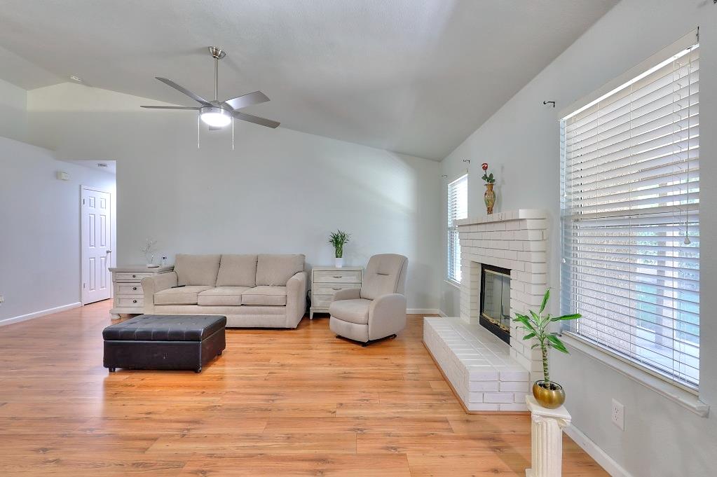 5659 W Menlo Ave, Fresno, CA 93722