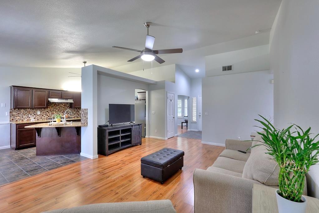 5659 W Menlo Ave, Fresno, CA 93722