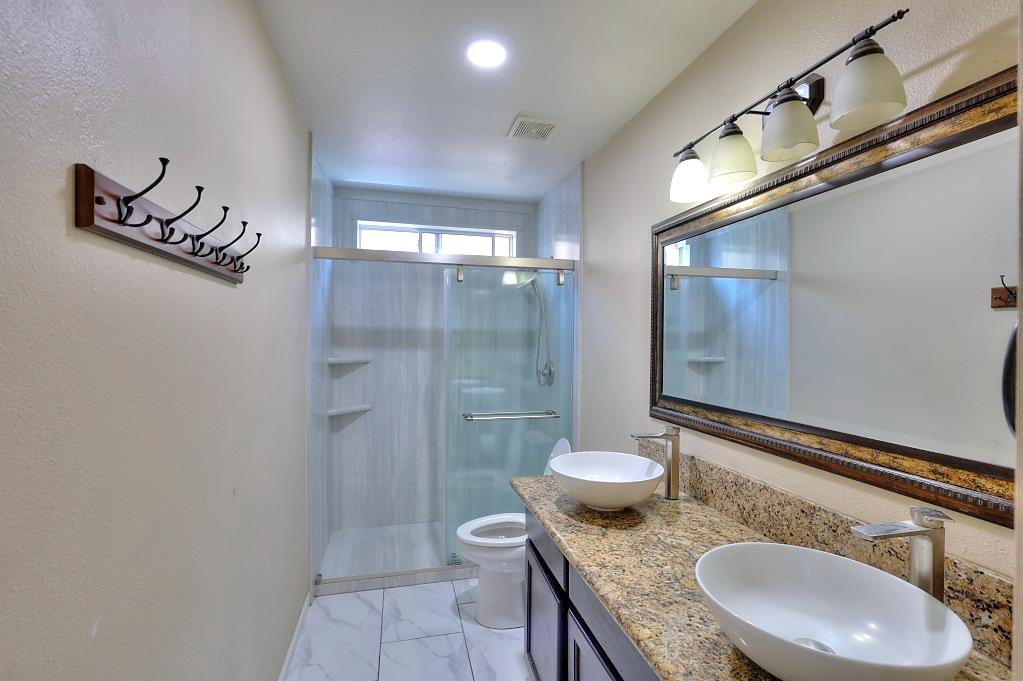 5659 W Menlo Ave, Fresno, CA 93722