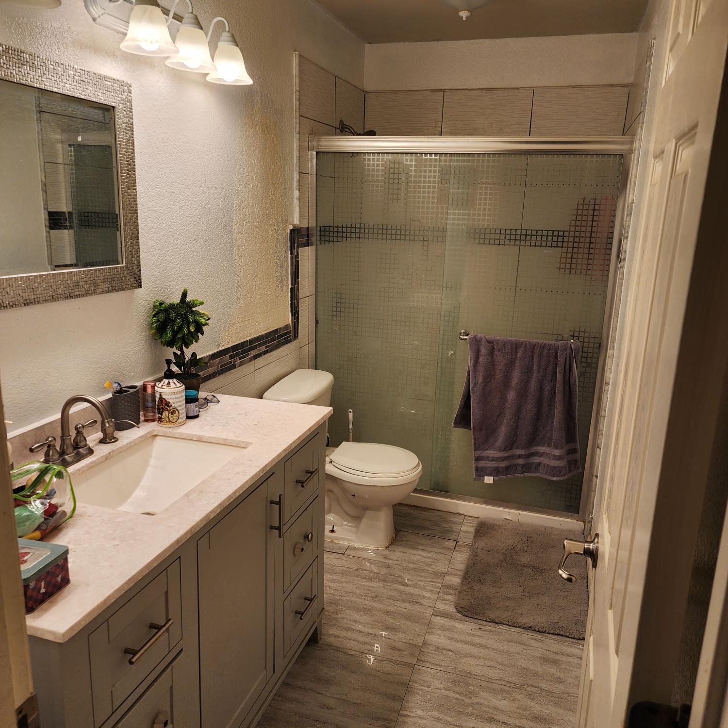 64 Jensen Rd, Gustine, CA 95322