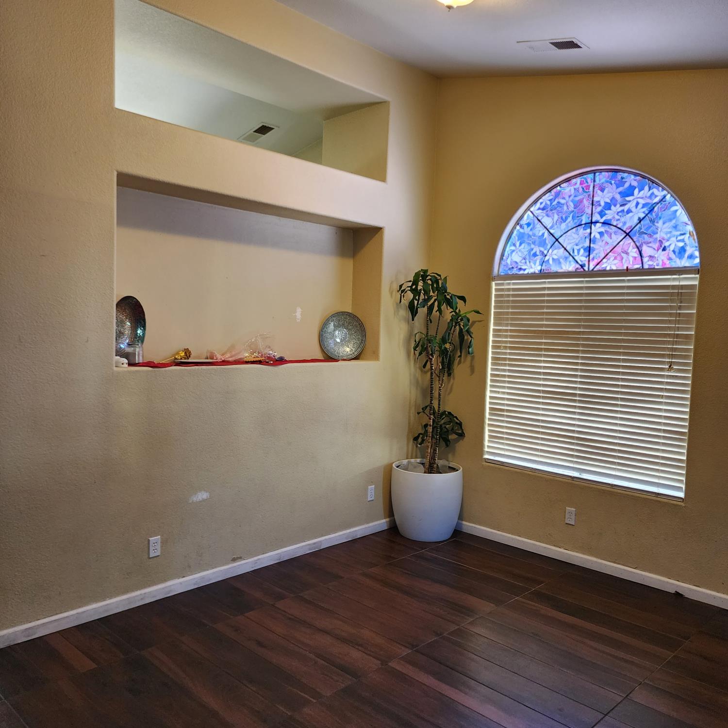 64 Jensen Rd, Gustine, CA 95322