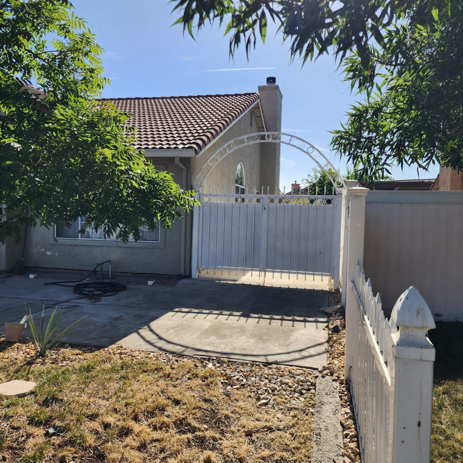 64 Jensen Rd, Gustine, CA 95322