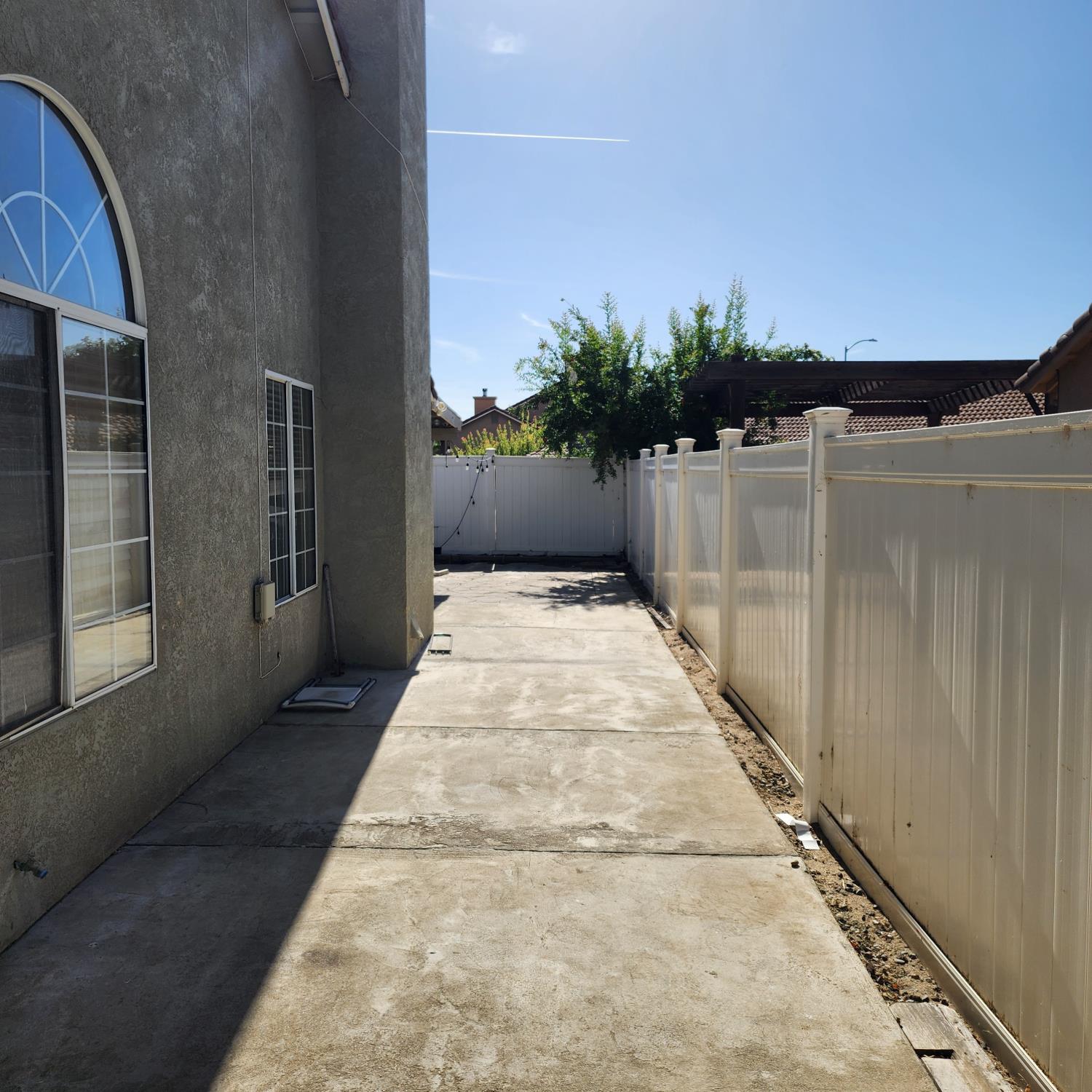 64 Jensen Rd, Gustine, CA 95322