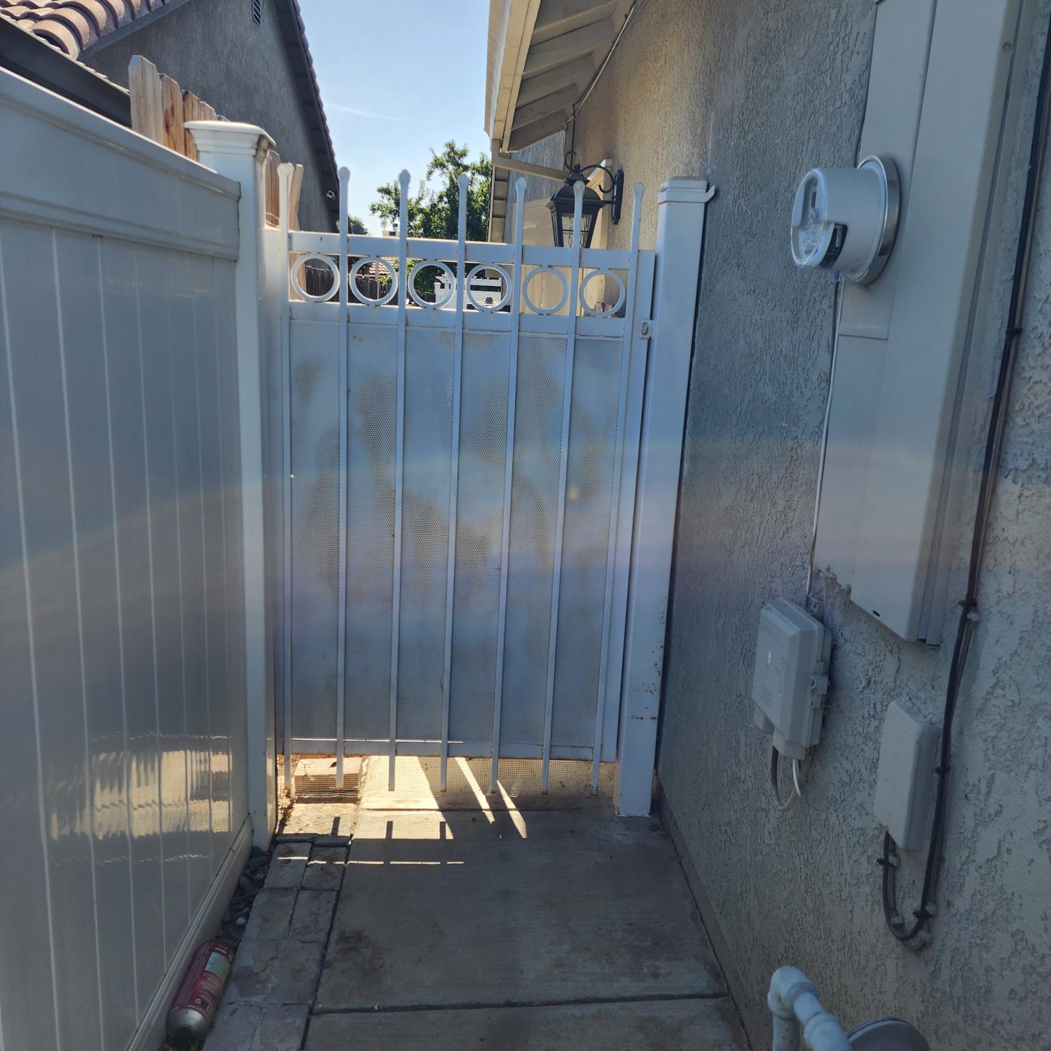 64 Jensen Rd, Gustine, CA 95322