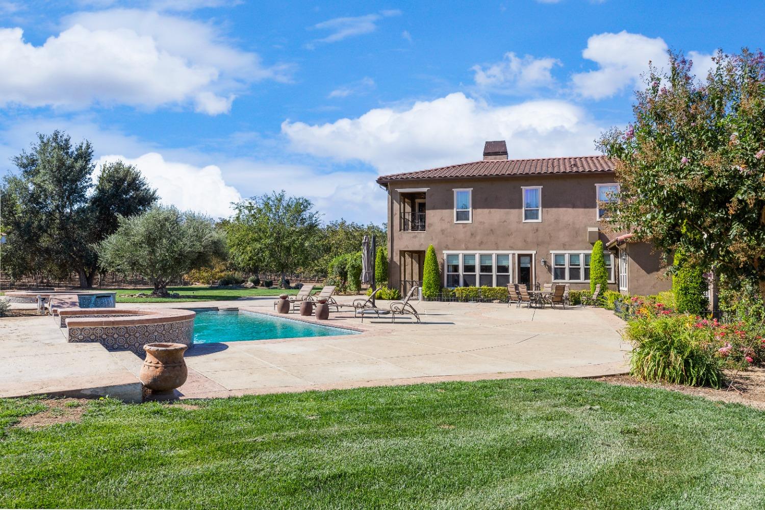 618 Elfers Rd, Patterson, CA 95363