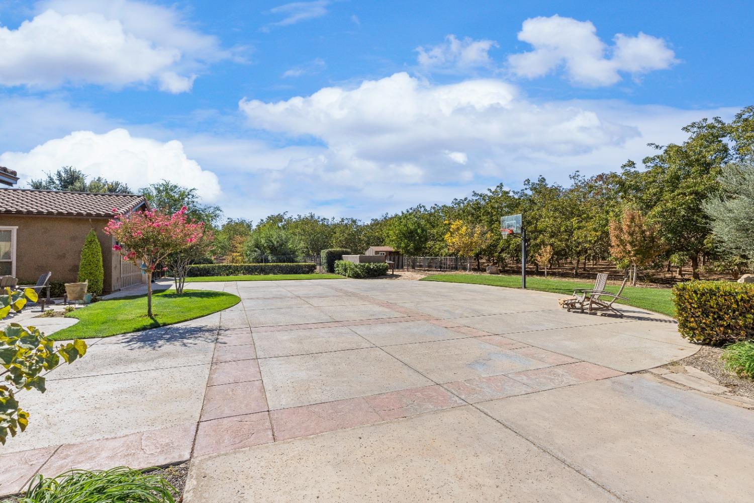 618 Elfers Rd, Patterson, CA 95363