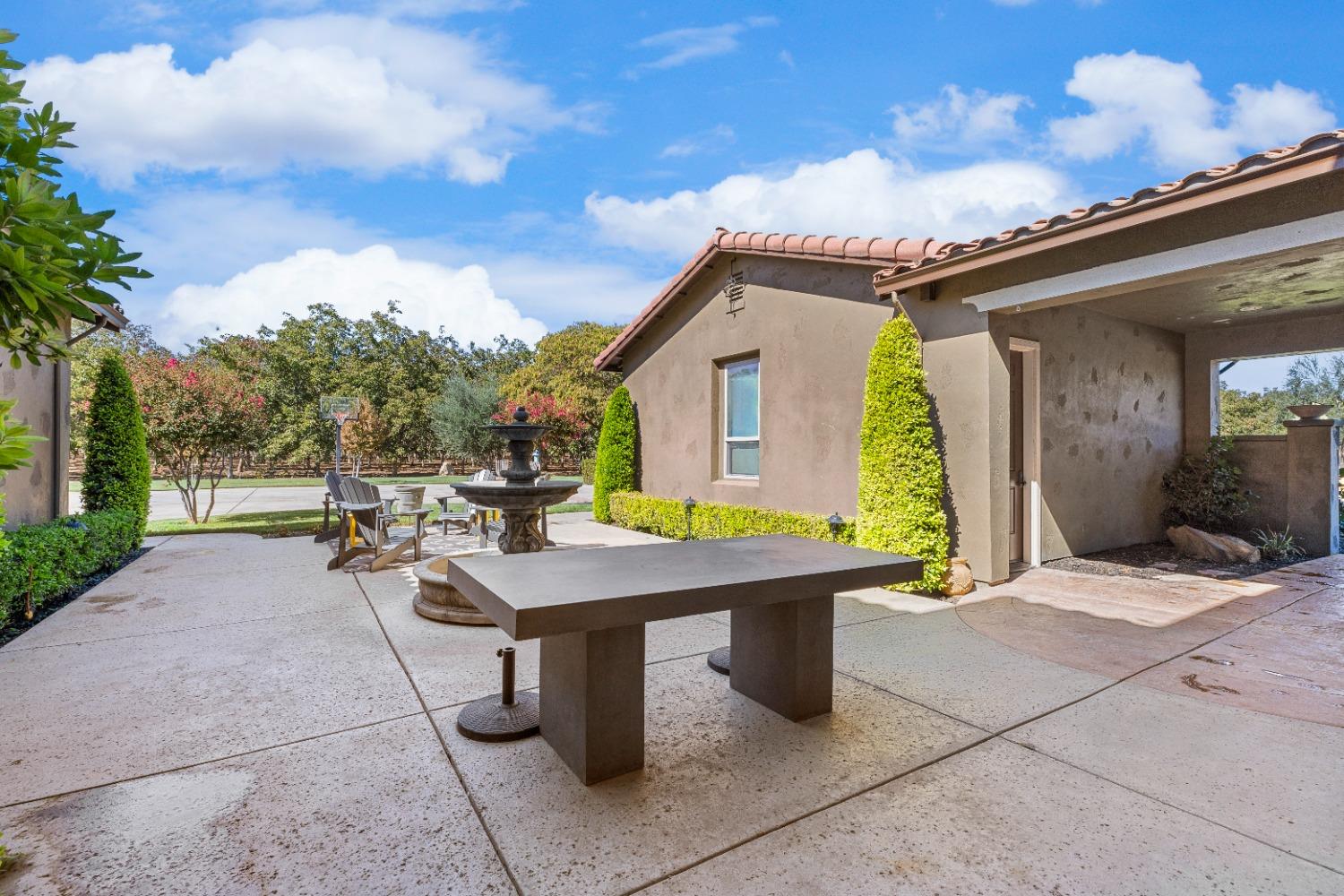 618 Elfers Rd, Patterson, CA 95363