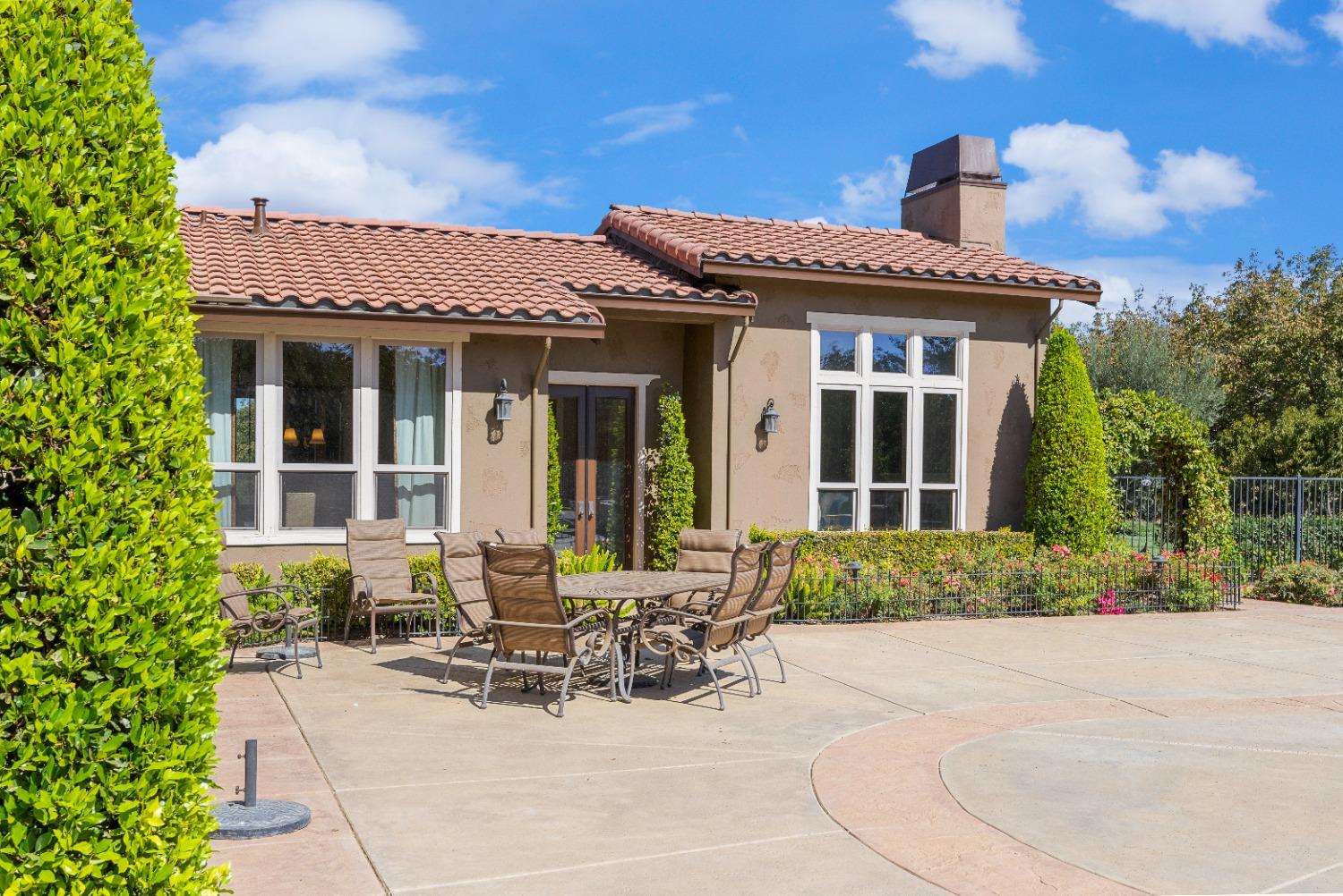 618 Elfers Rd, Patterson, CA 95363