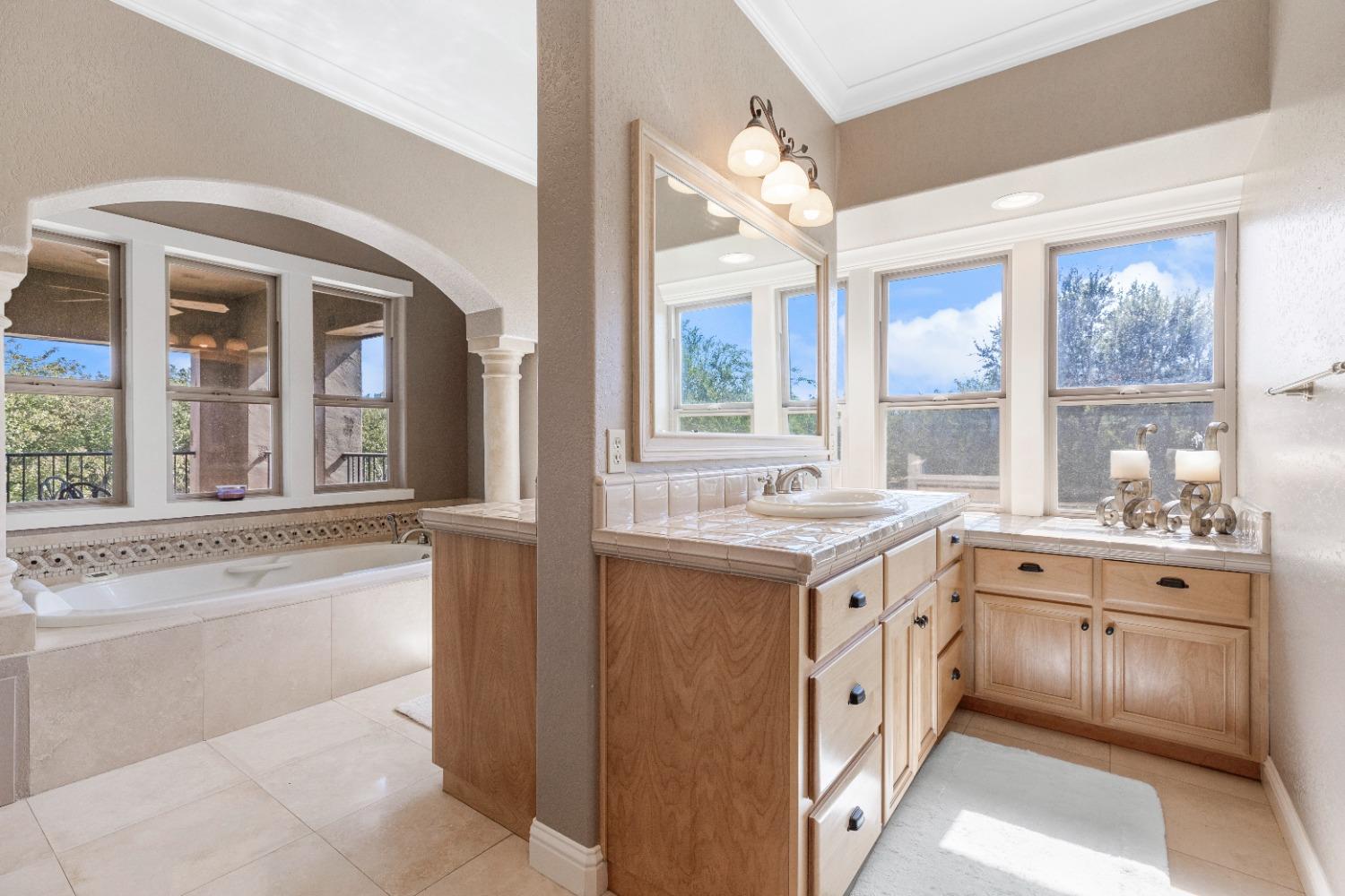 618 Elfers Rd, Patterson, CA 95363