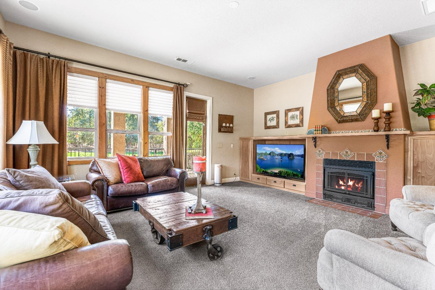 618 Elfers Rd, Patterson, CA 95363