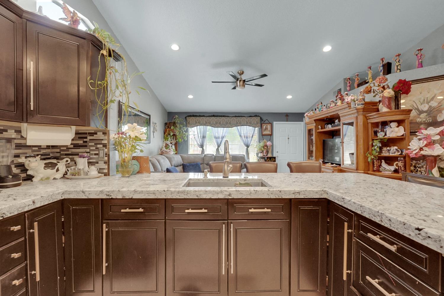 817 N Central Ave, Modesto, CA 95351
