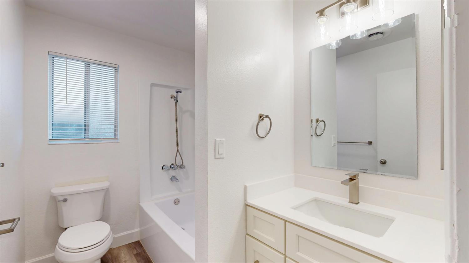 1819 Bradford Ct, Modesto, CA 95355