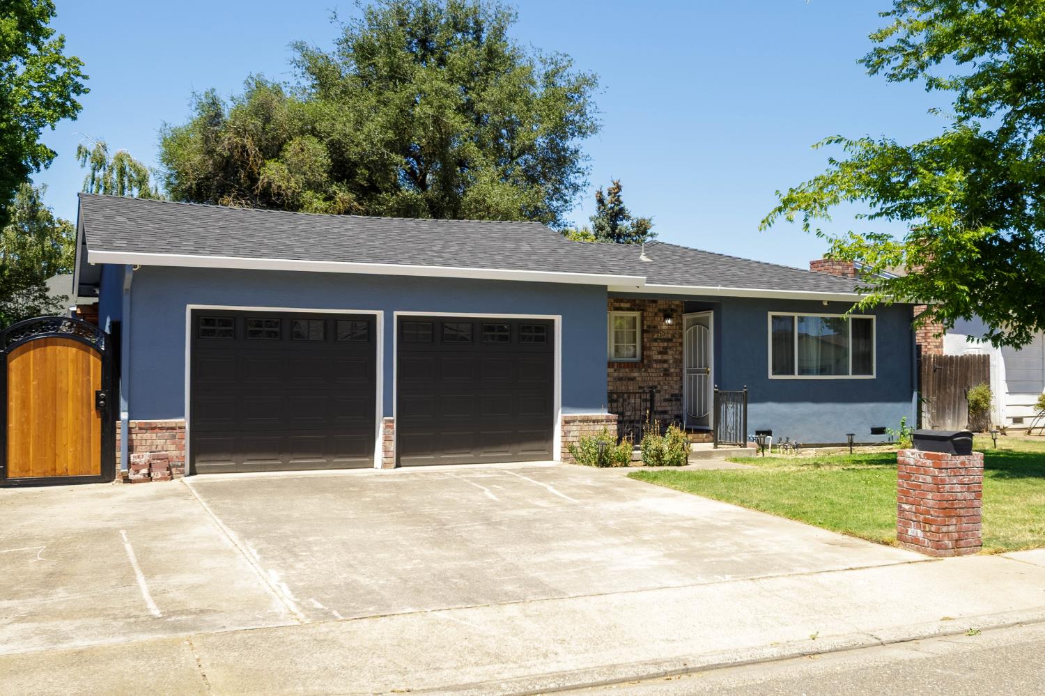 30 Willow Glen Ave, Oakdale, CA 95361