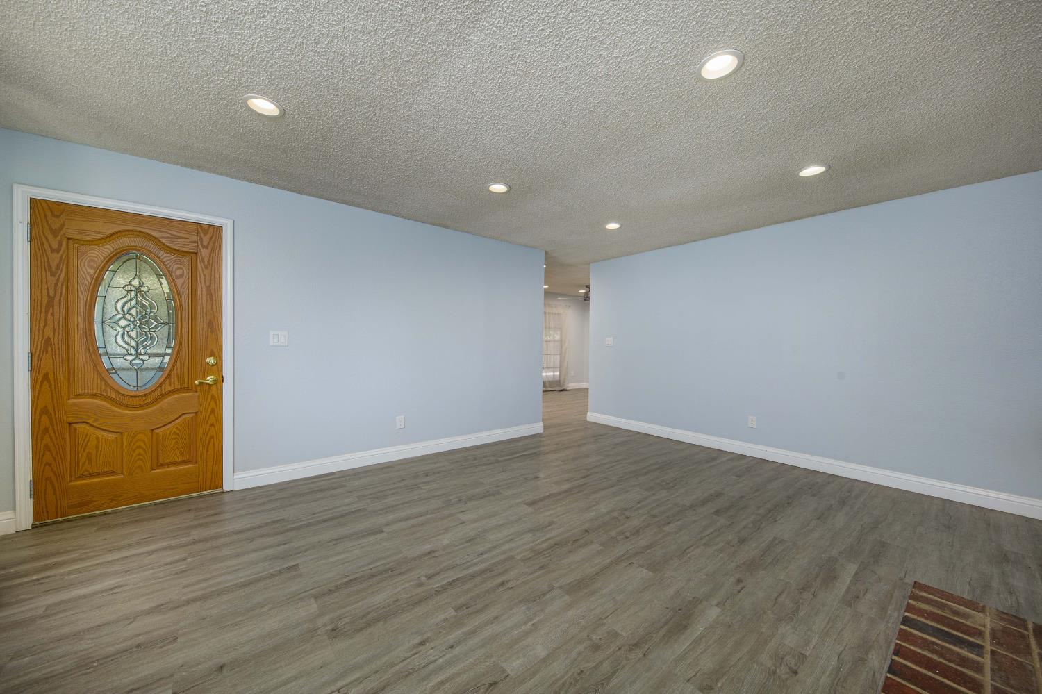 30 Willow Glen Ave, Oakdale, CA 95361