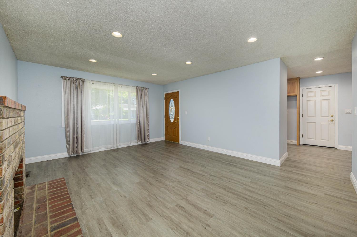 30 Willow Glen Ave, Oakdale, CA 95361