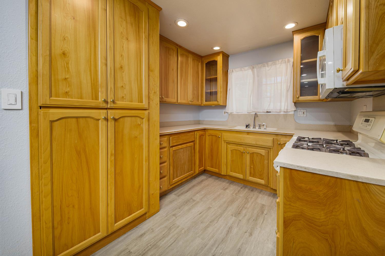 30 Willow Glen Ave, Oakdale, CA 95361