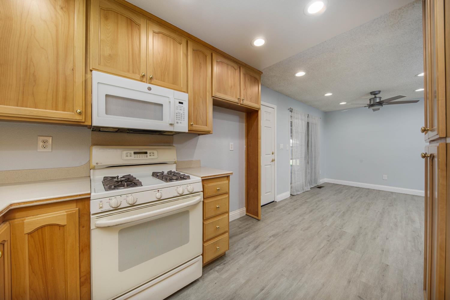 30 Willow Glen Ave, Oakdale, CA 95361