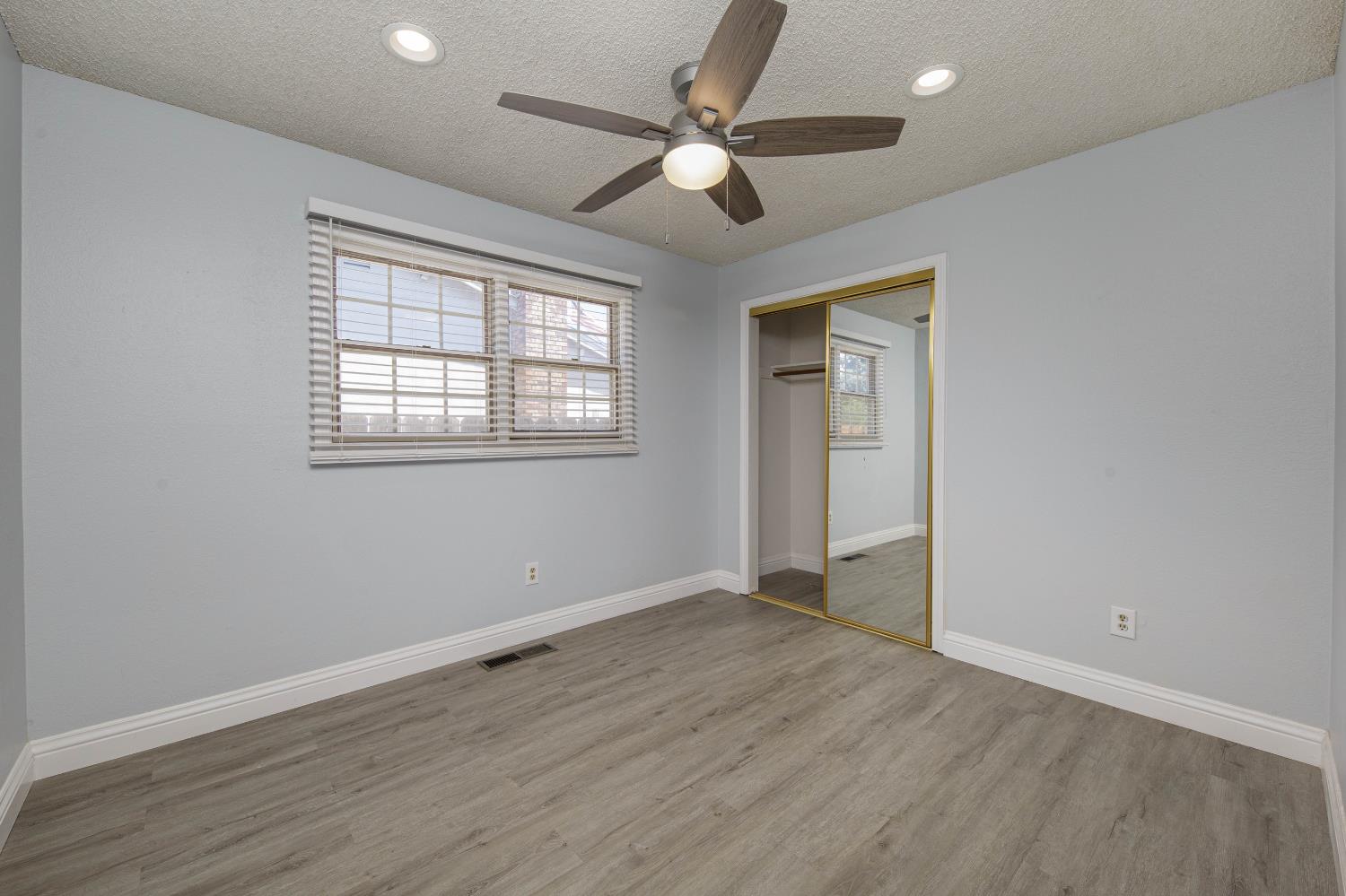 30 Willow Glen Ave, Oakdale, CA 95361