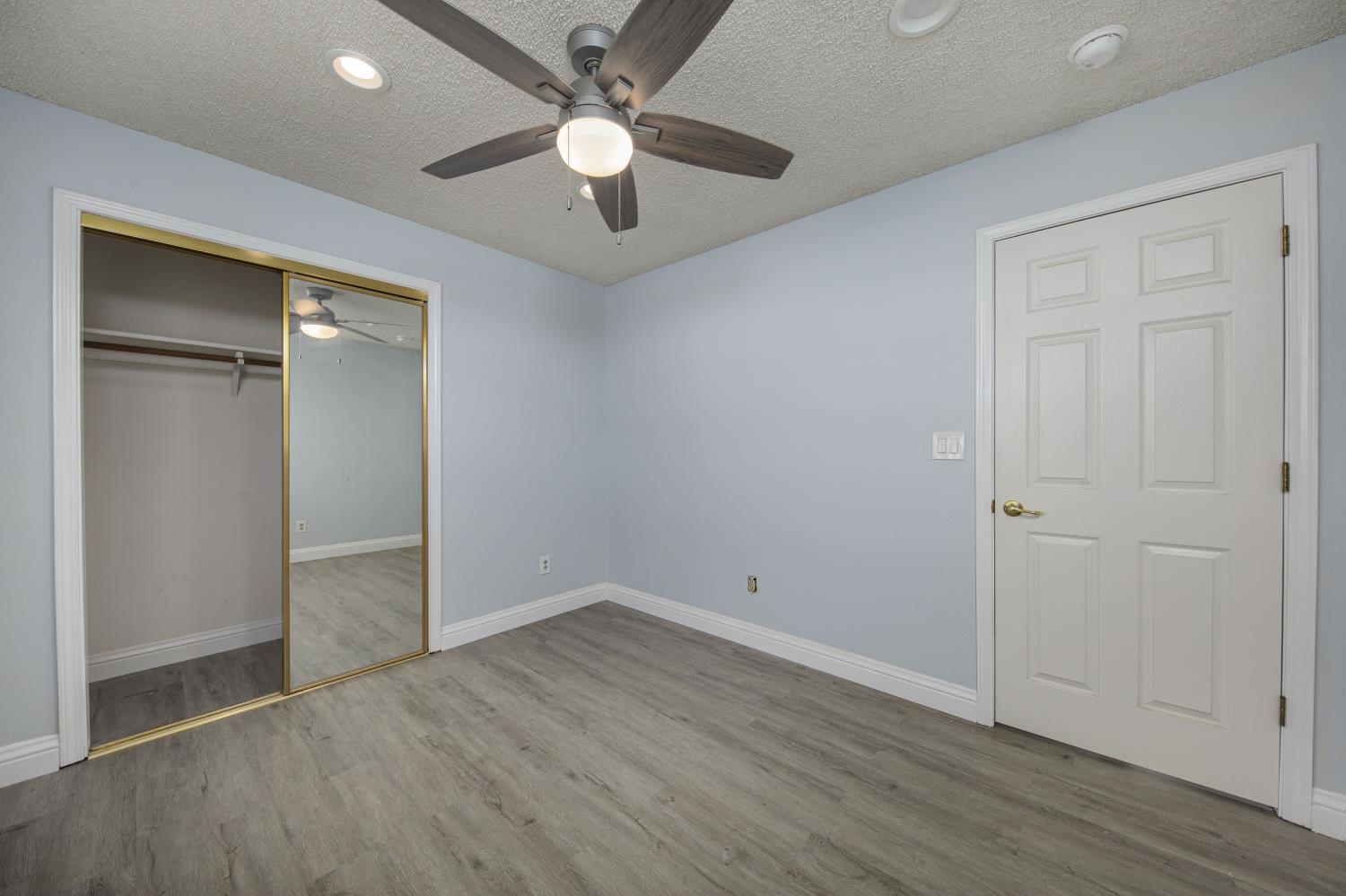 30 Willow Glen Ave, Oakdale, CA 95361