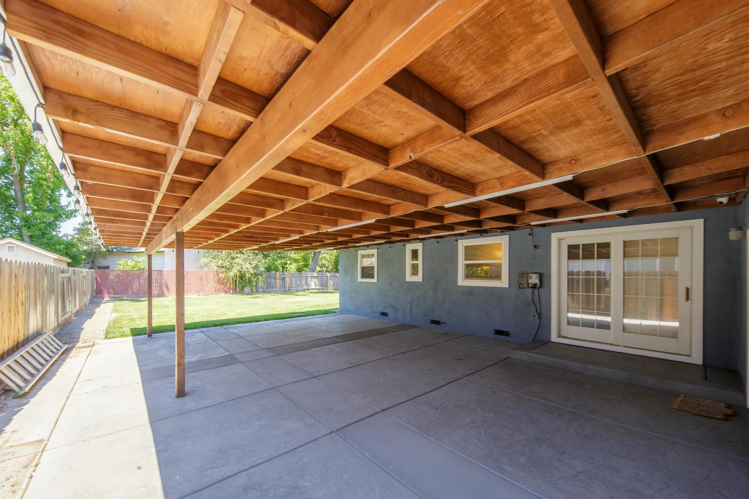 30 Willow Glen Ave, Oakdale, CA 95361