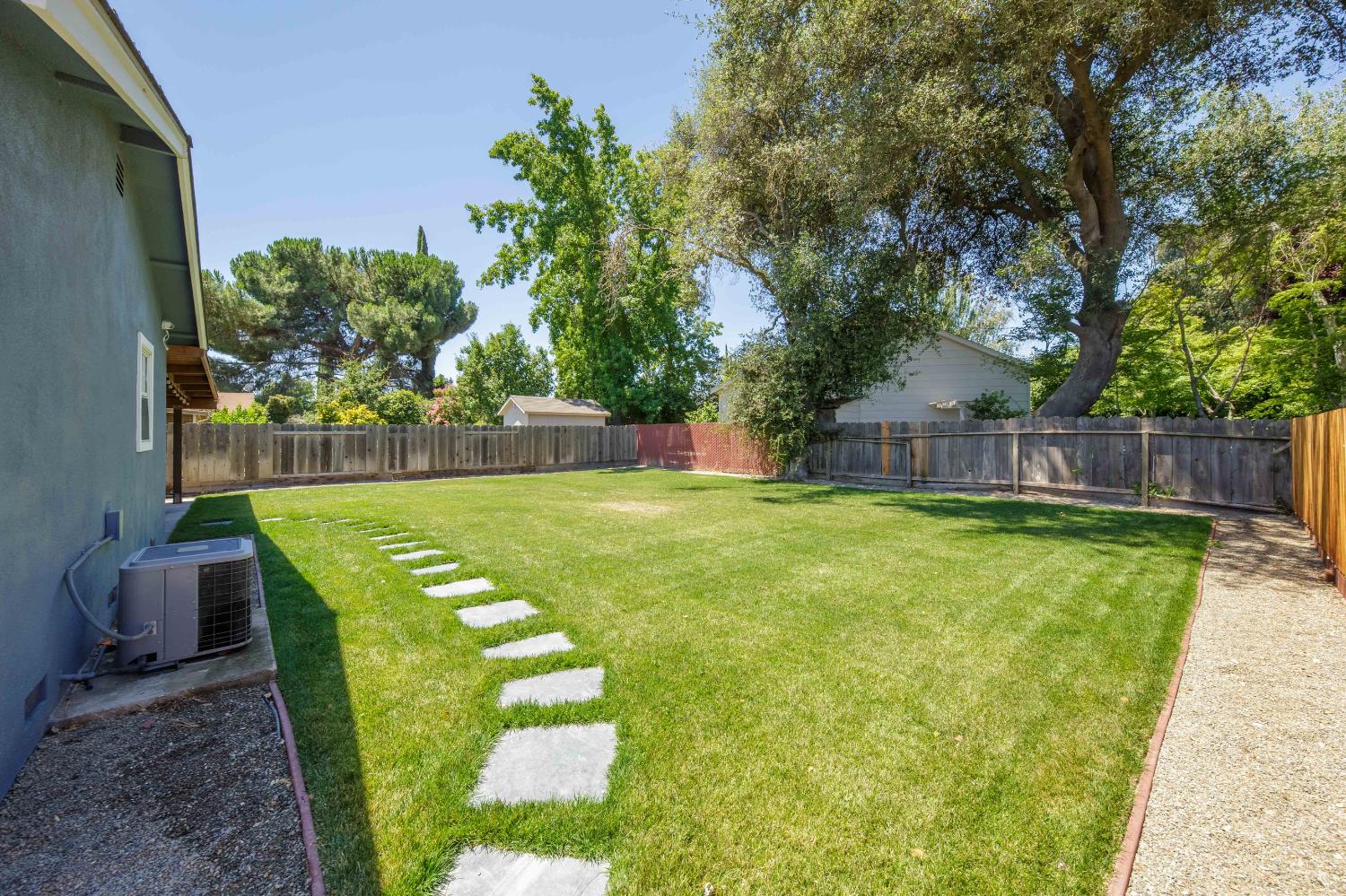 30 Willow Glen Ave, Oakdale, CA 95361