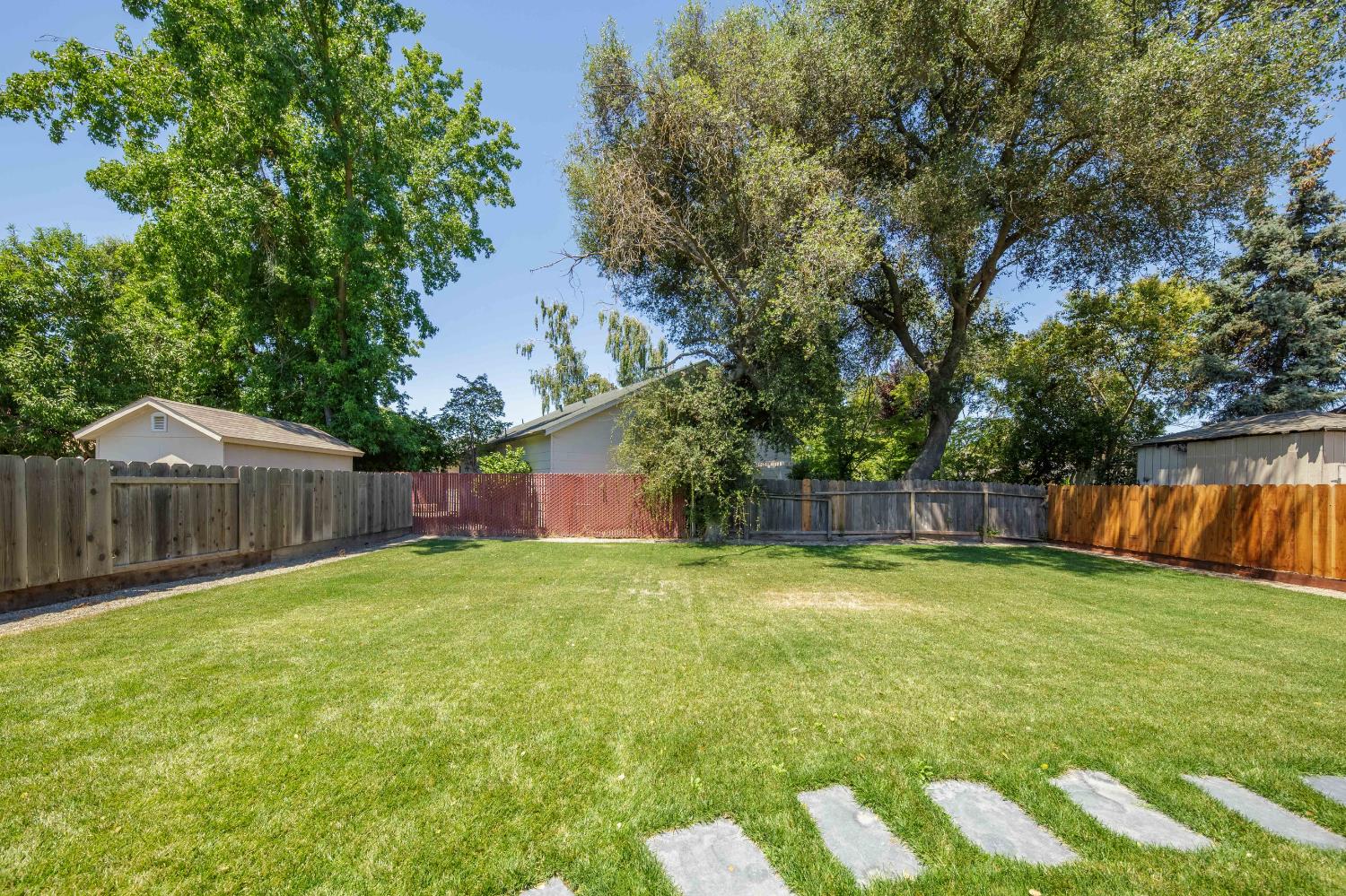 30 Willow Glen Ave, Oakdale, CA 95361