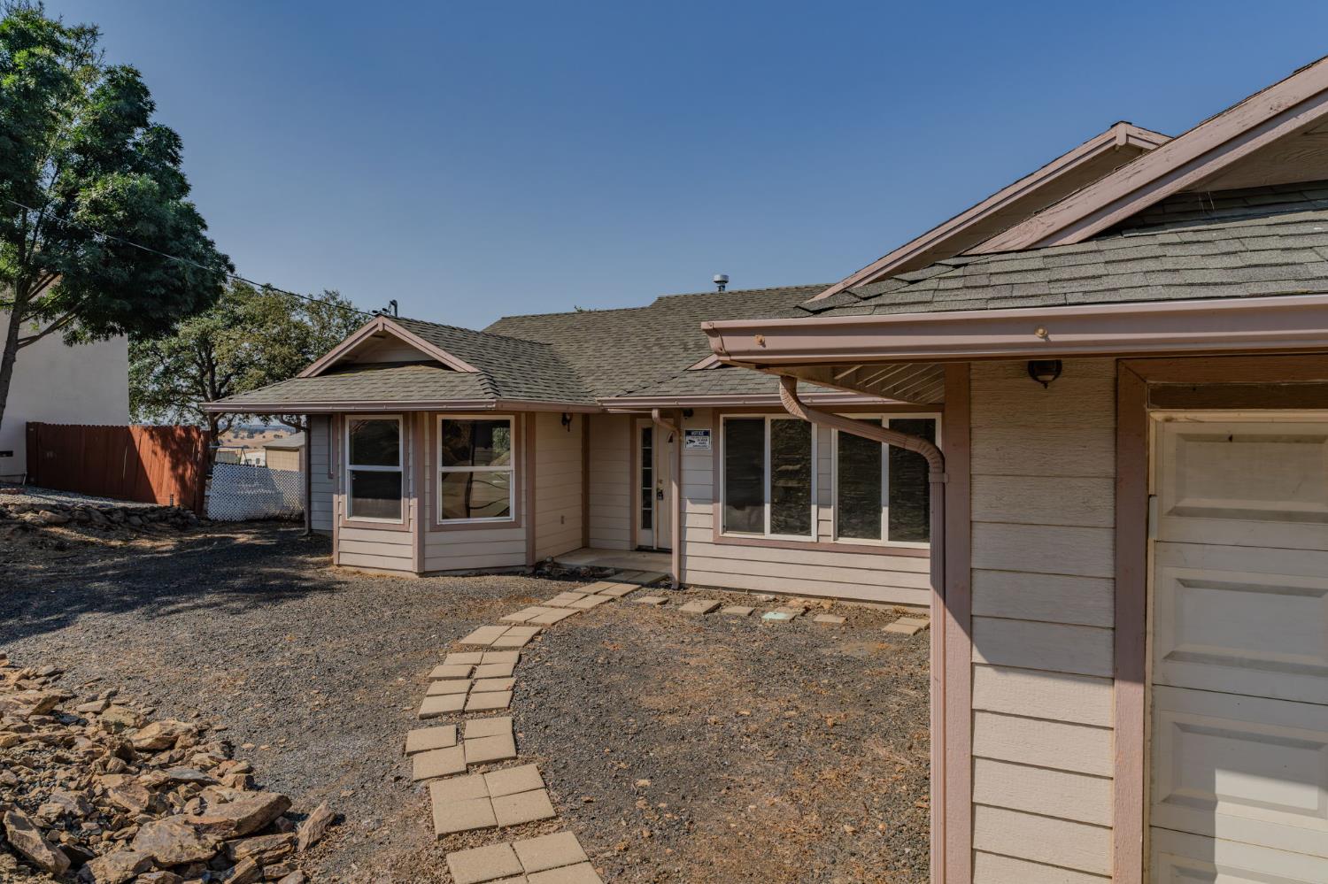 3032 Arrowhead St, Copperopolis, CA 95228