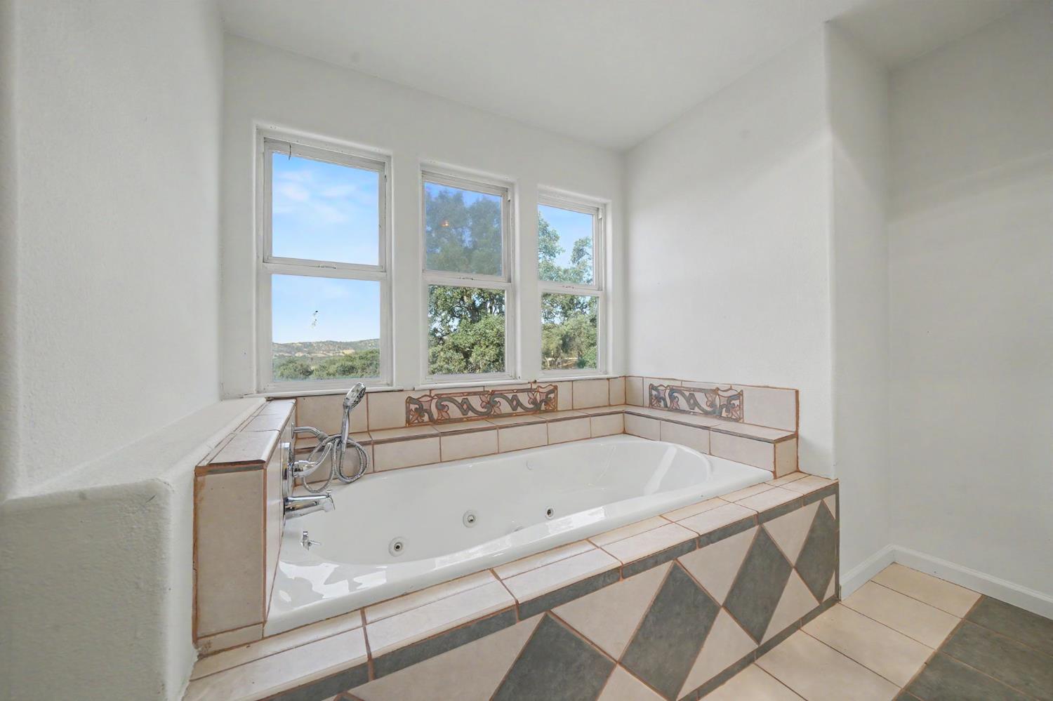 3032 Arrowhead St, Copperopolis, CA 95228