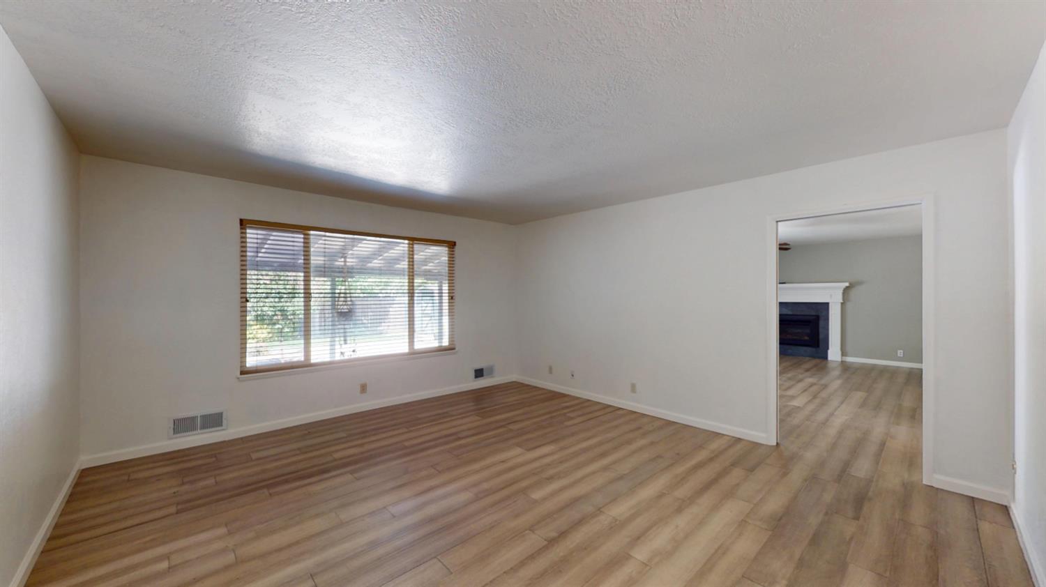 5215 Prairie Flower Rd, Ceres, CA 95307