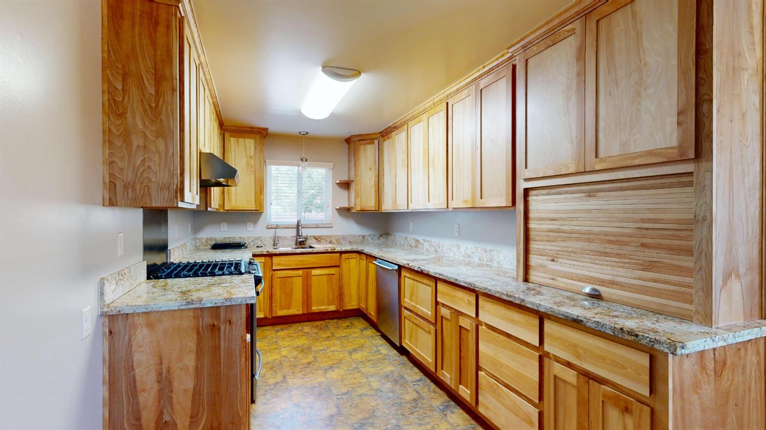 5215 Prairie Flower Rd, Ceres, CA 95307