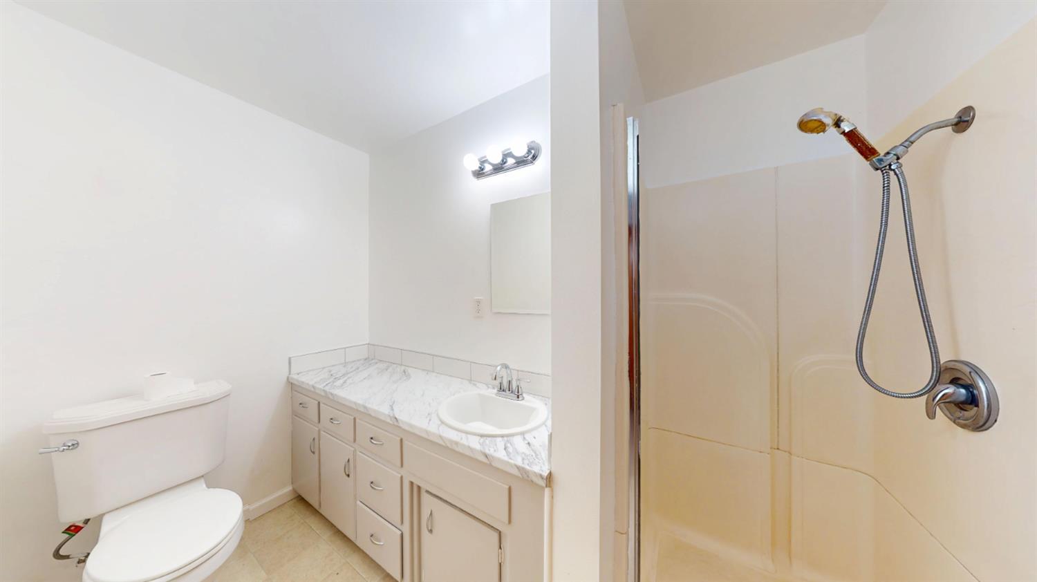 5215 Prairie Flower Rd, Ceres, CA 95307