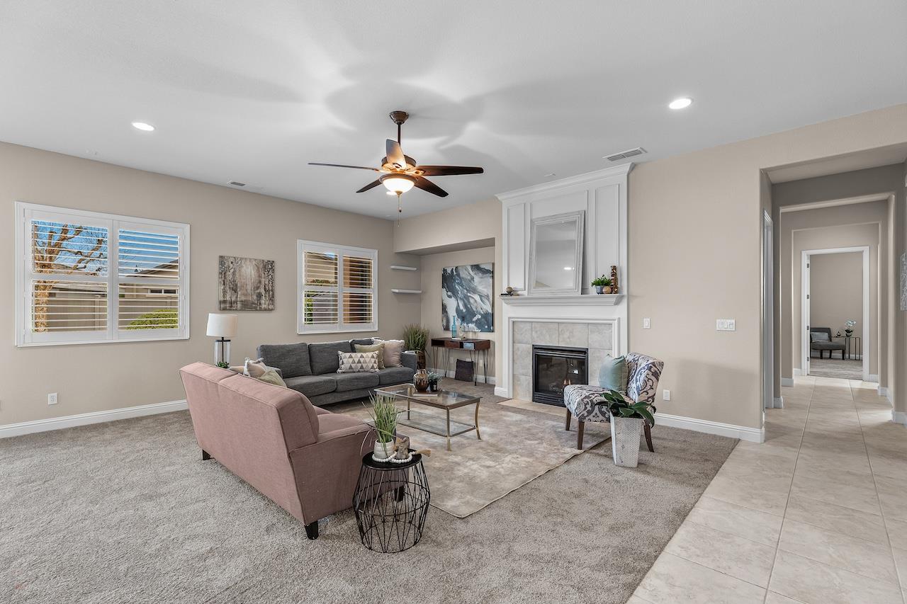 2498 Pepper Tree Ln, Manteca, CA 95336