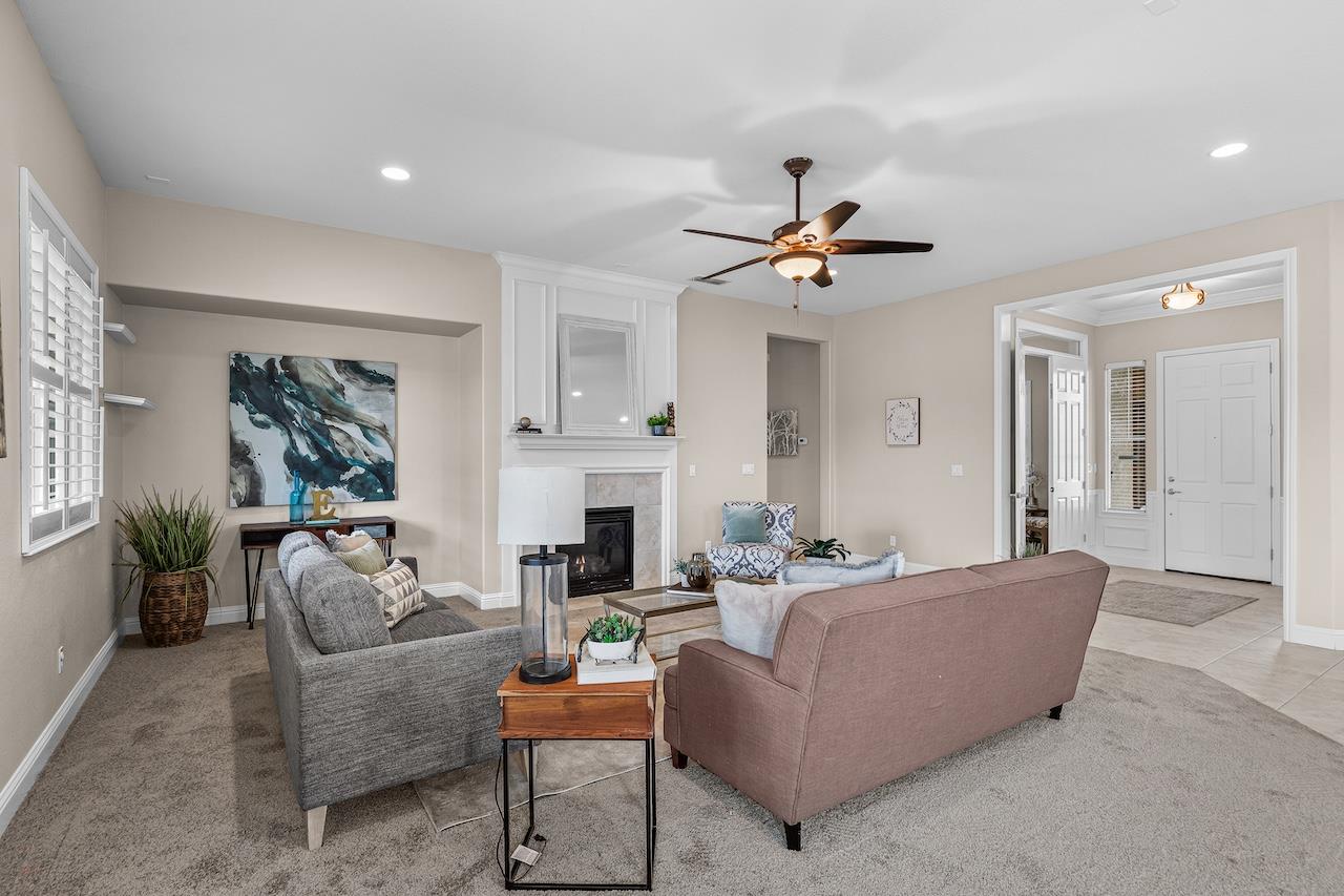 2498 Pepper Tree Ln, Manteca, CA 95336