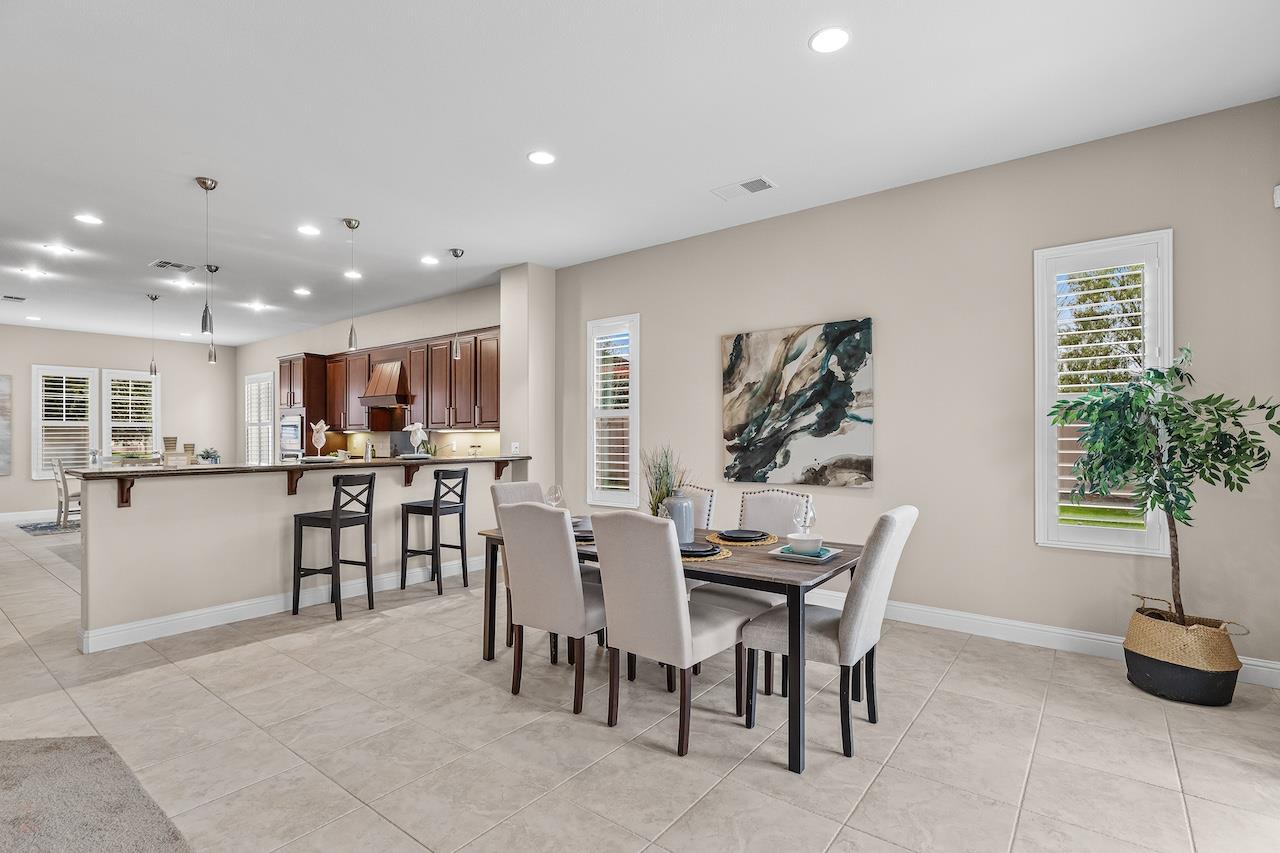 2498 Pepper Tree Ln, Manteca, CA 95336