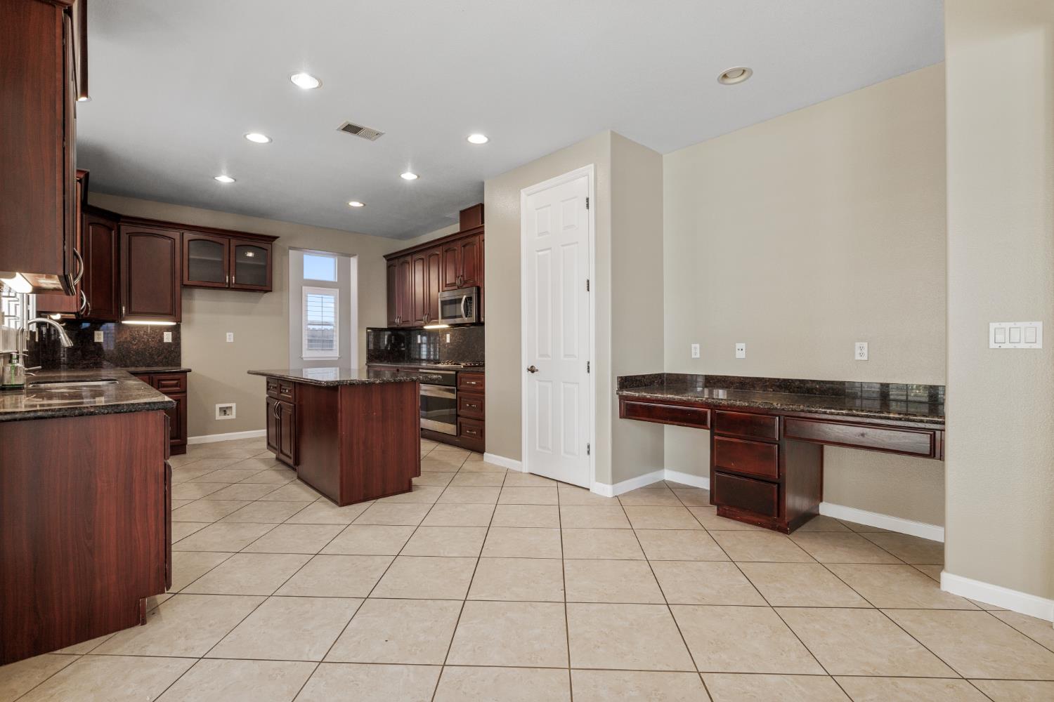 3641 Wild Oak Dr, Ceres, CA 95307