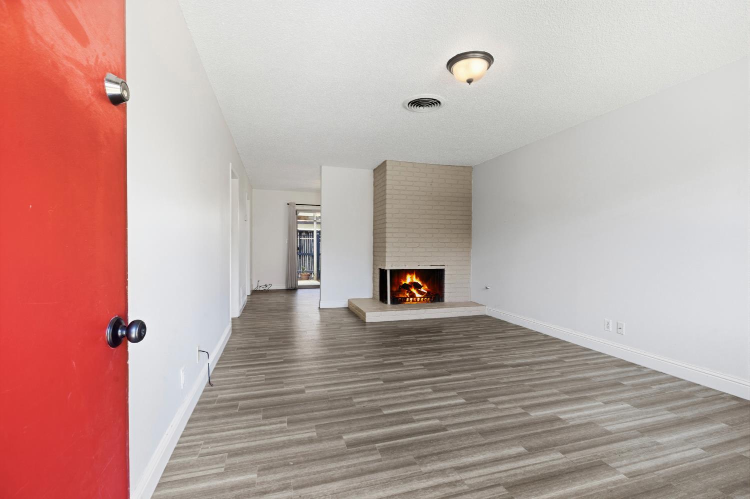 215 Floyd Ave #26, Modesto, CA 95350