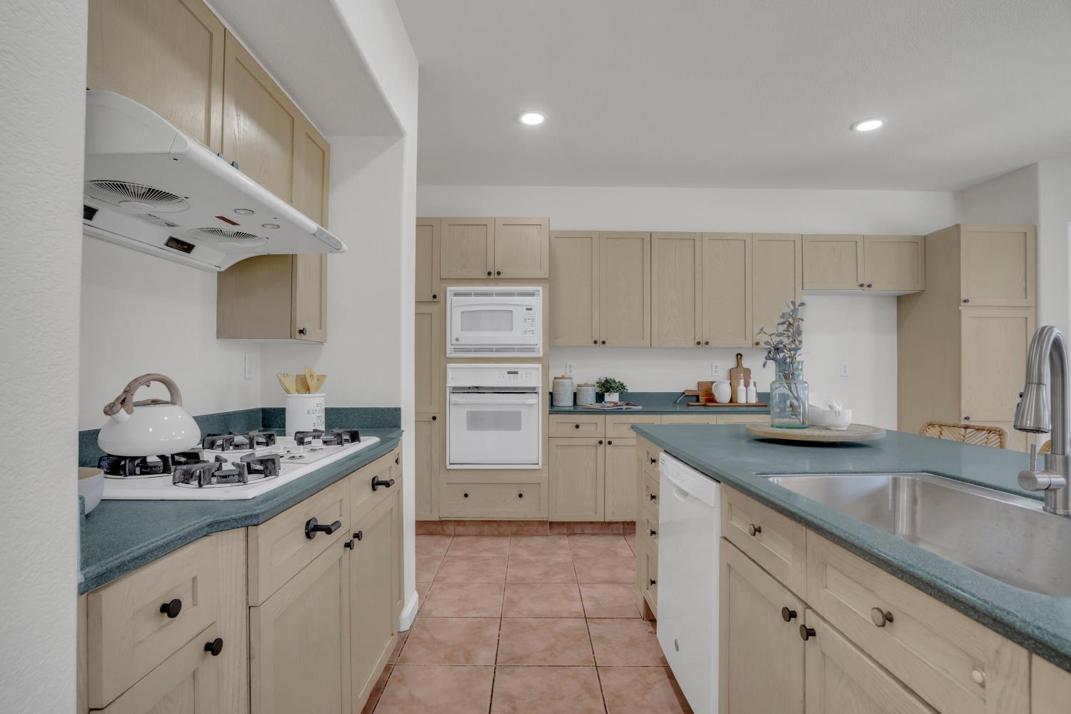 4101 Rose Parade, Modesto, CA 95357
