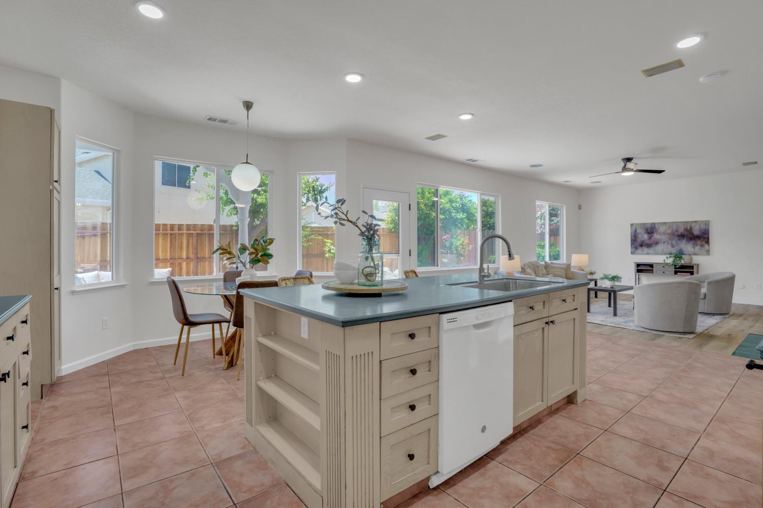 4101 Rose Parade, Modesto, CA 95357