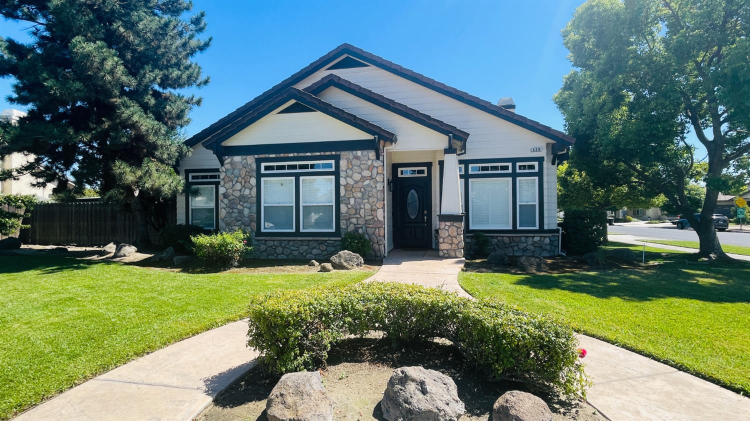 428 E Milgeo Ave, Ripon, CA 95366